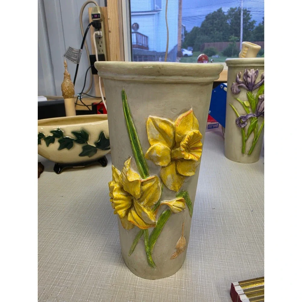 Hen-Feathers Daffodil Vase Hand Cast Resin 3D Floral Relief 9 Inch Cream Yellow